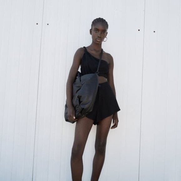 ZARA BLACK FLOWY SHORTS - Picture 1 of 4